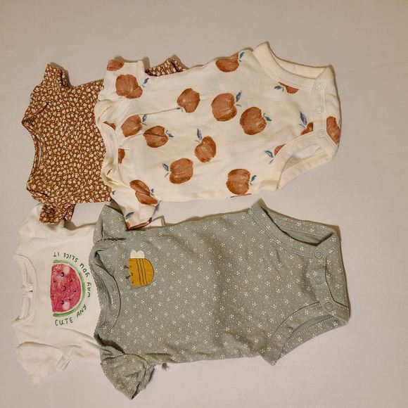 CARTER'S Other - 4PC CARTER'S ONESIE BUNDLE - 3M
